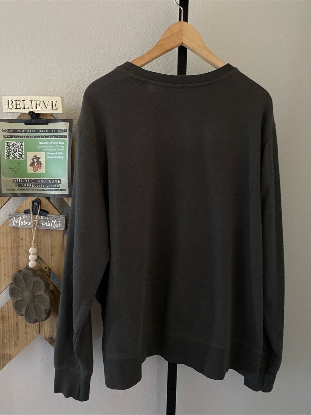 Harley-Davidson Studded Black Crewneck Sweatshirt with Gray Logo 28”ptp 28”L - Picture 3 of 5